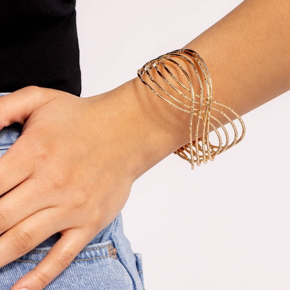 paparazzi Jewelry - WIRE Away - Gold Bracelet